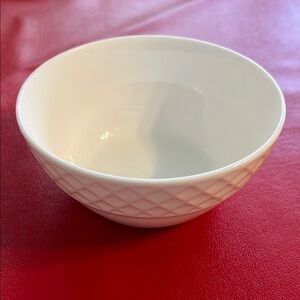 Mikasa TRELLIS Small Dessert/Fruit Bowl 4.75”D 2”H Elegant White Ceramic Bowl