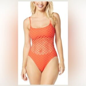 NWT Carmen Marc Valvo Women's Crochet Scoop-Neck One-Piece Swimsuit size 8