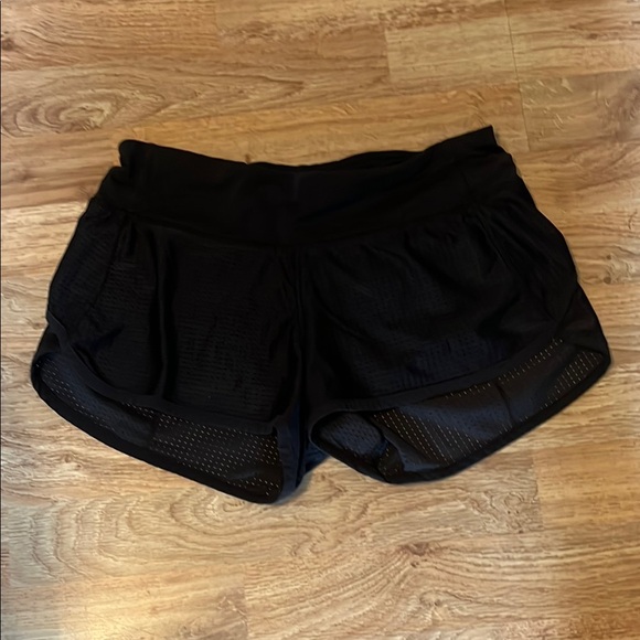 Lululemon/mesh hotly hots/black/4/ great condition - Picture 1 of 4
